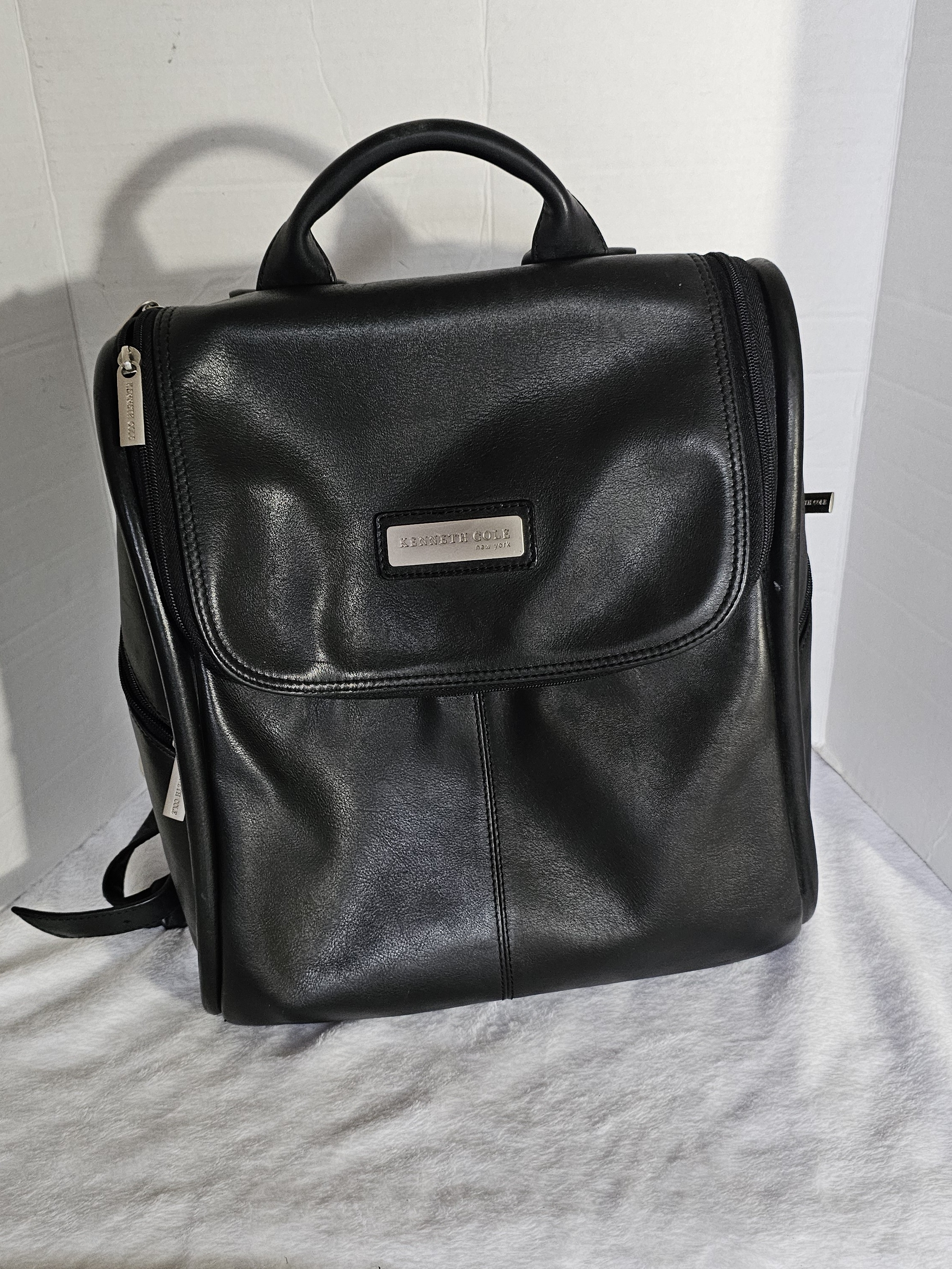 Kenneth Cole Black Leather Backpack - Sleek Men's Bag